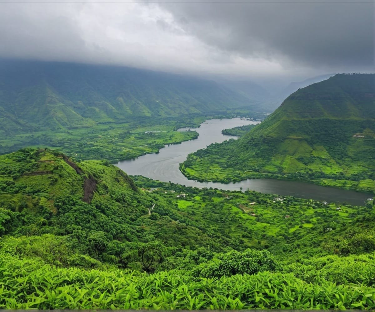Best Pune Monsoon Photography Spots for Capturing Scenic Views